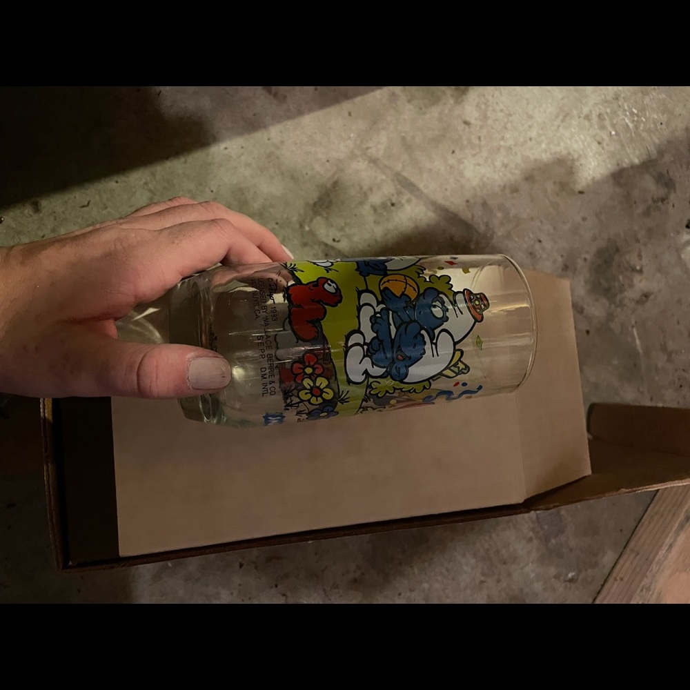 Clumsy smurf glass